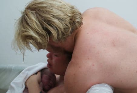 Her blev ikke bare født et barn – men en mor og en far